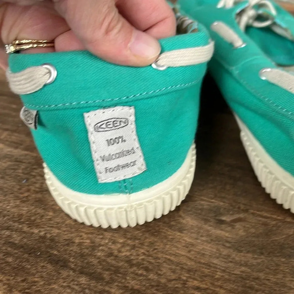 Keen Sneakers Size 8 - Picture 3 of 10